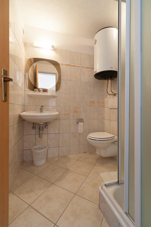 Apartmenthaus Hana Karlobag Dış mekan fotoğraf