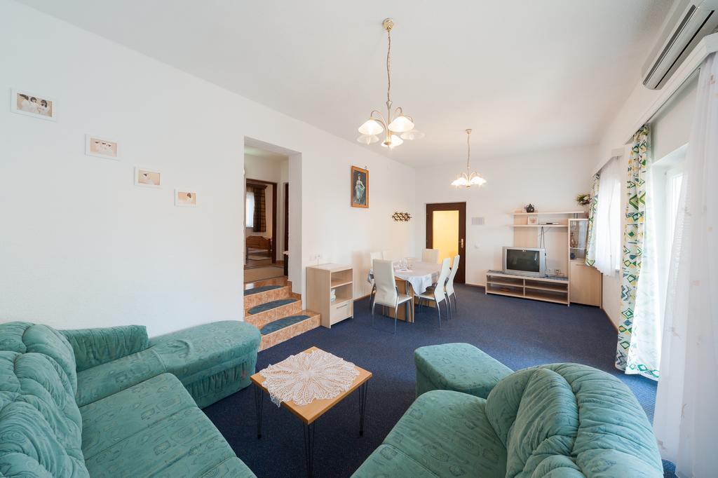 Apartmenthaus Hana Karlobag Dış mekan fotoğraf