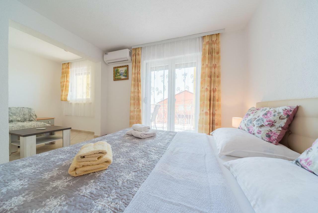 Apartmenthaus Hana Karlobag Dış mekan fotoğraf